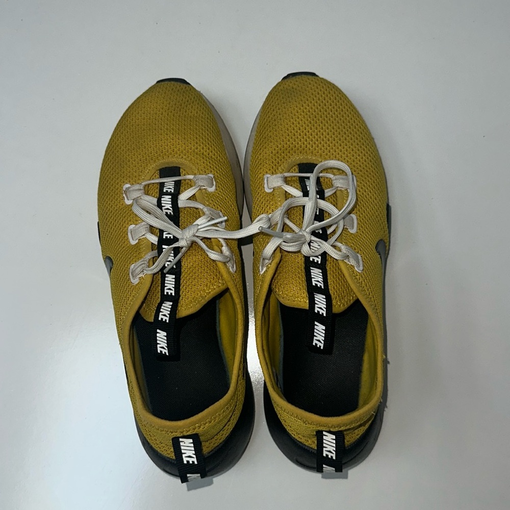 Nike Ashin Modern Running Shoes AJ8799-700 Yellow Women's Size 9